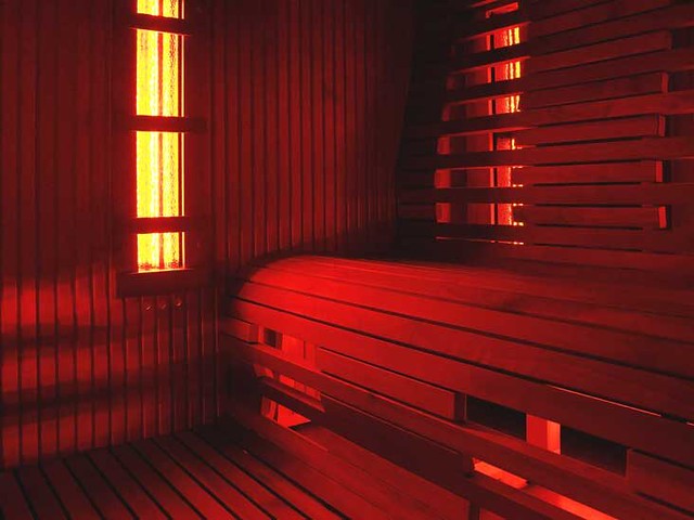 Is it ever safe to use a sauna during a dry fast?