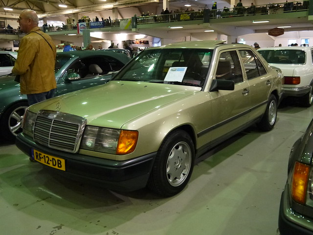 Mercedes-Benz 230E 1986