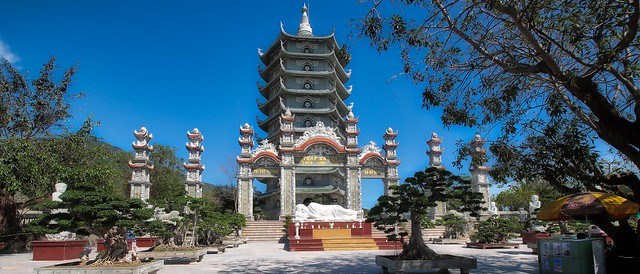 Stupa of Linh Ung Bai But pagoda