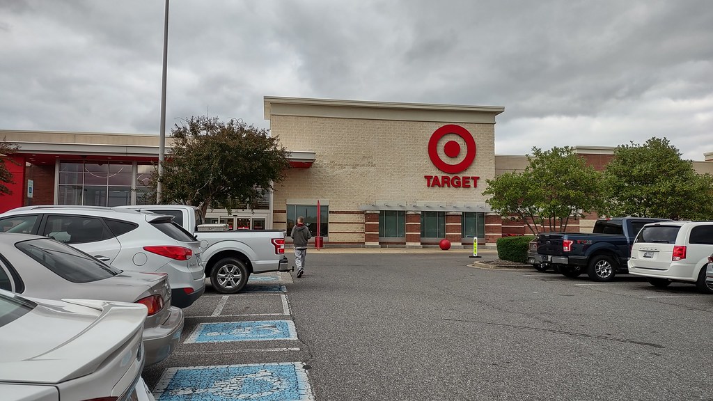 Some super fresh photos from the Olive Branch Target, where I was able to get a few decent exterior shots this time!