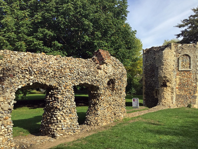 Remains of the Abbey, Bury St Edmunds, 29th September 2022 (1)