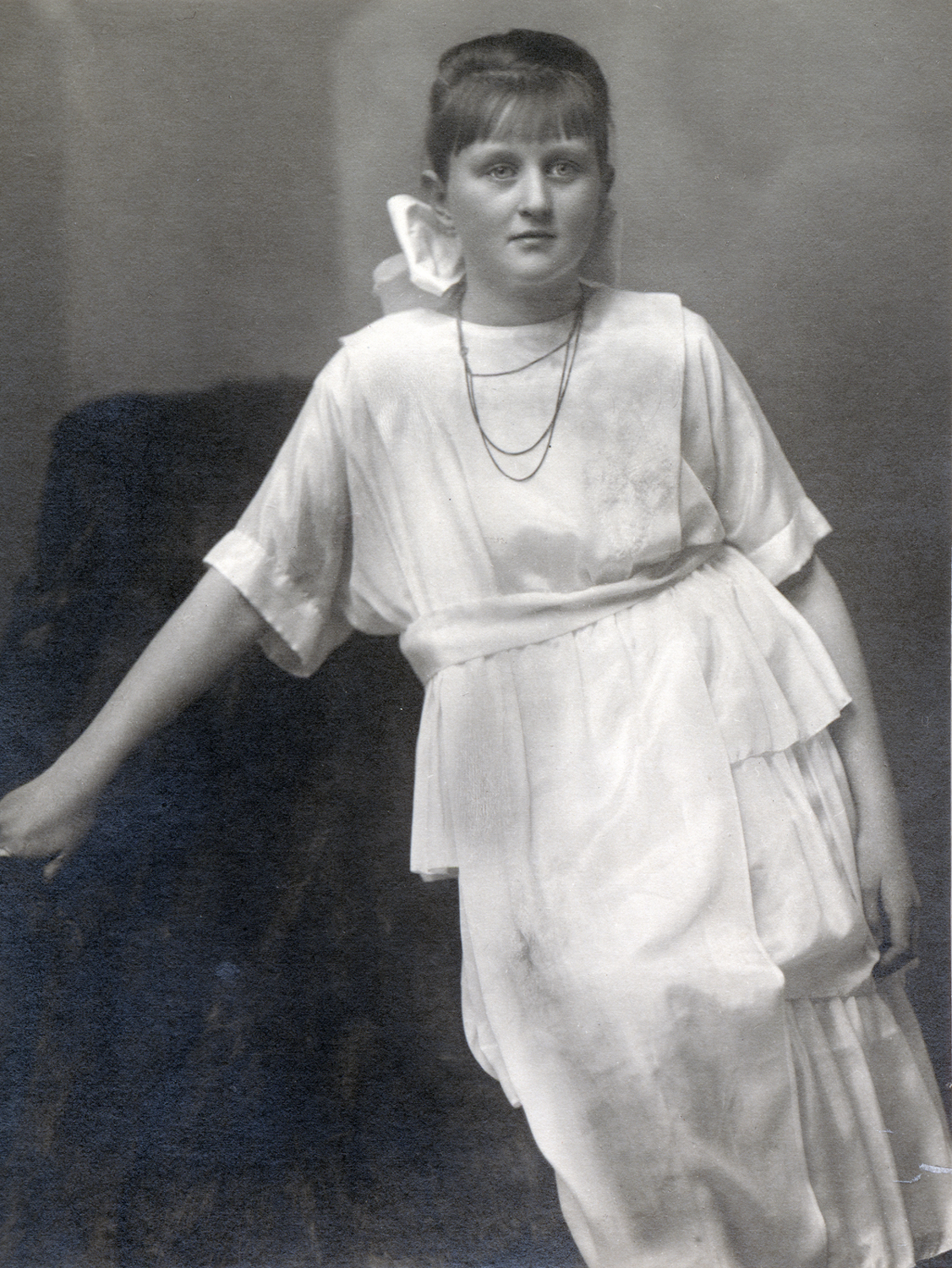 Hugo Fredrik Cederin :: Maud Cronhielm (Porträtt), 1920s. | src Sörmlands museums samlingar
