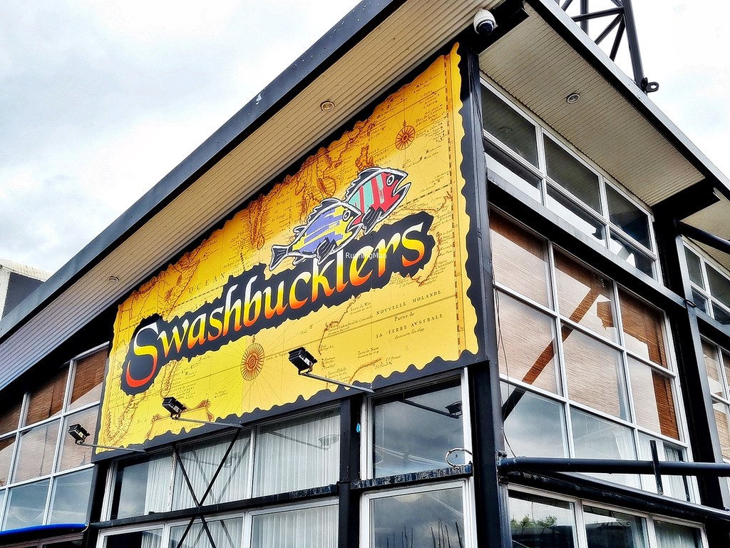 Swashbucklers Restaurant & Bar Signage