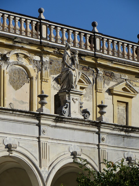 Grand cloître, fin XVIe, chartreuse San Martino, Vomero, Naples, Campanie, Italie.