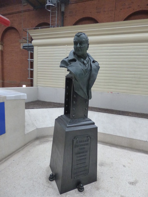 Bronze bust of Adrian Shooter CBE at London Marylebone Station