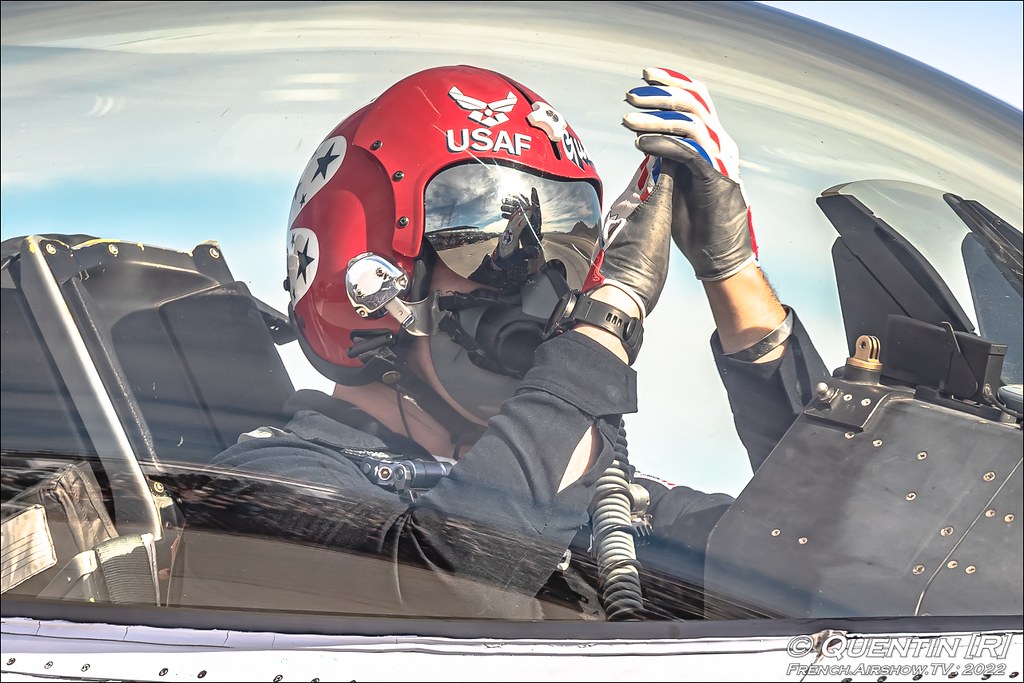 USAF Thunderbirds F-16 Fighting Falcon United States Air Force Aviation Nation 2022 75th Anniversary Nellis AFB Airshow Las Vegas Meeting Aerien 2022