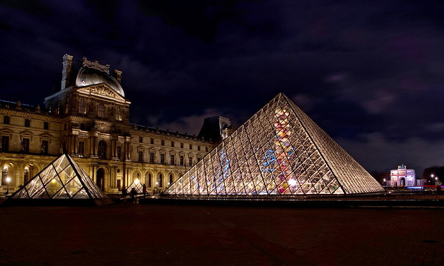 2022-11-14 Paris Louvre by Night