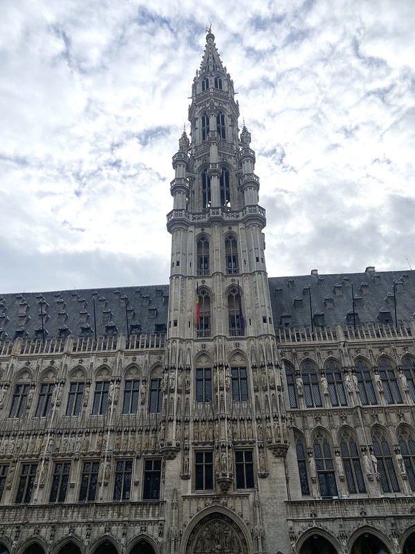 La no simetría del Ayuntamiento de Bruselas 1