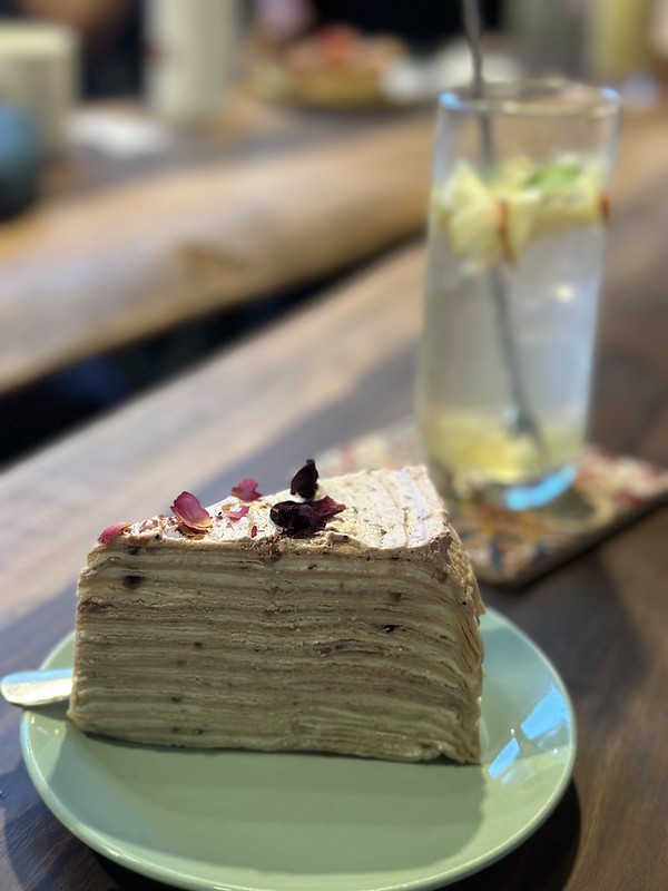 ​​台大美食｜ mimi’s Cafe插座咖啡廳 聚會討論 推薦必吃千層蛋糕