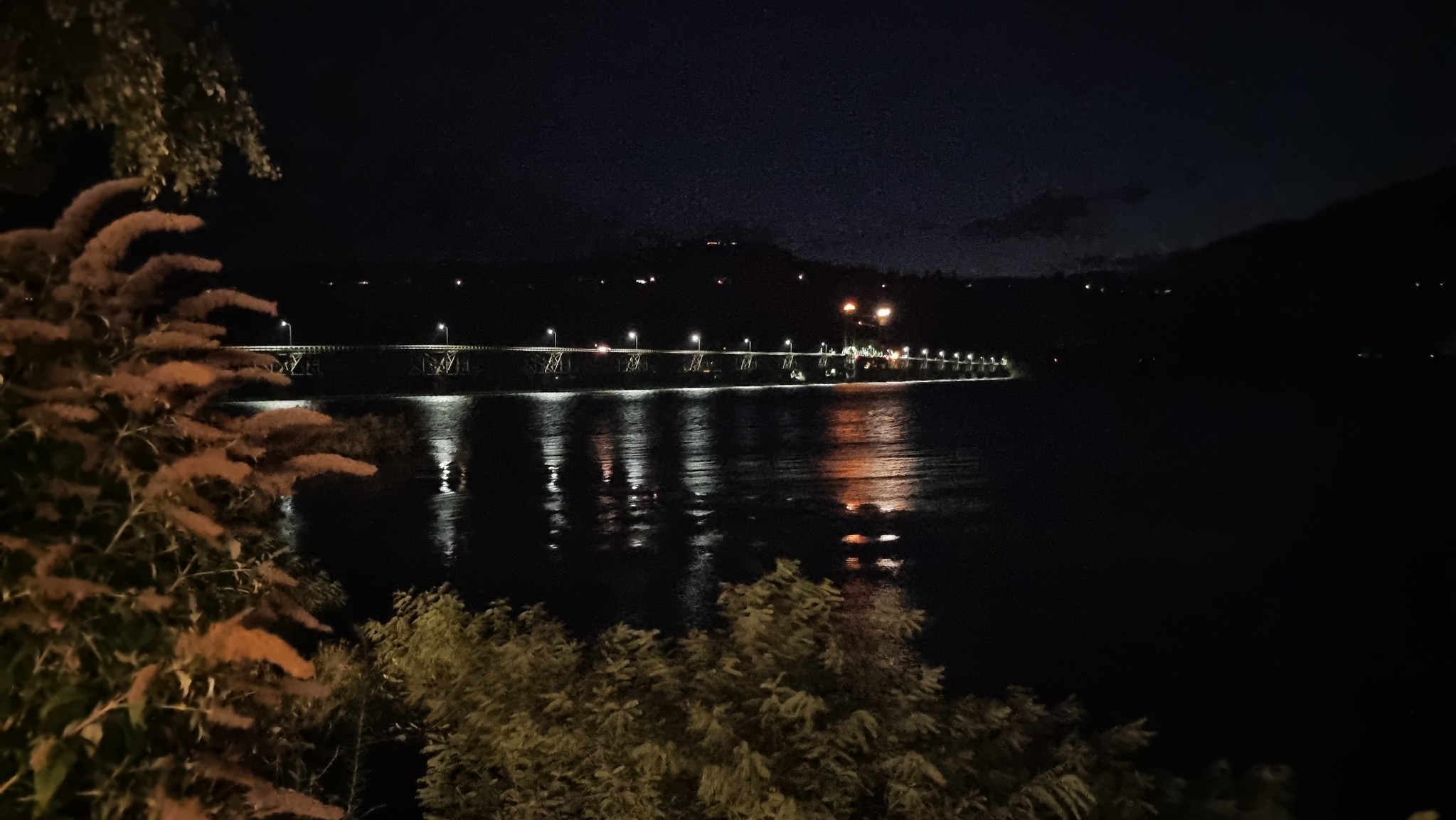 The bridge at Hood River early in the morning