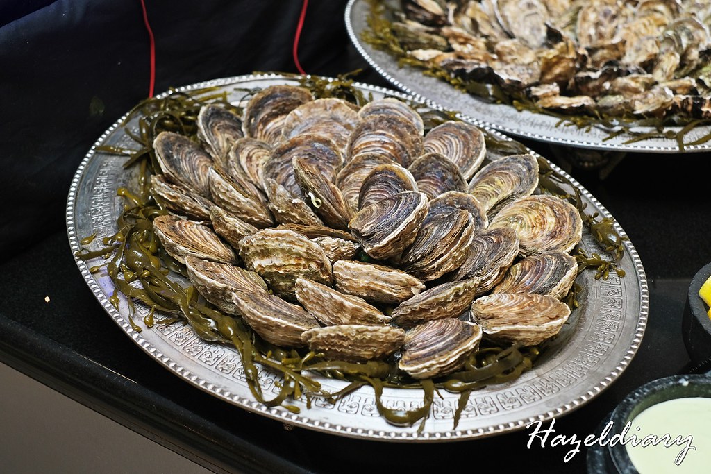 Pan Pacific Singapore- Edge buffet Oysters