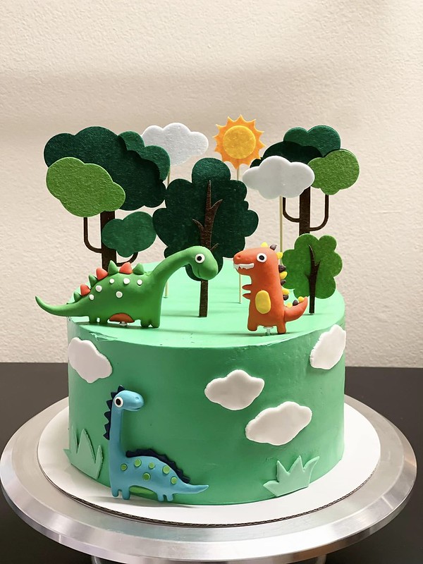 Cake by Yumi Cakes & Treats