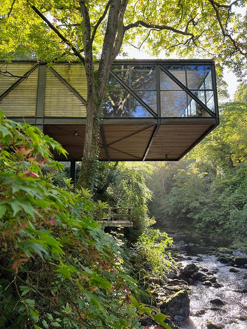 goulding summer house  cantilevered structure