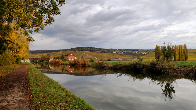 The Marne River - Walking from Épernay to Hautvillers, Marne, France