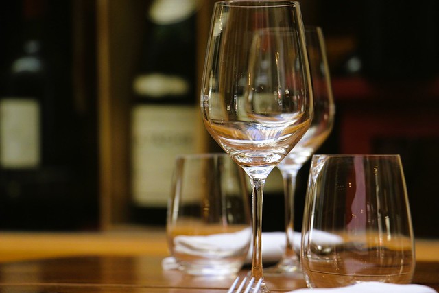 Verres à vin et verres à eau/ Wine and water glasses