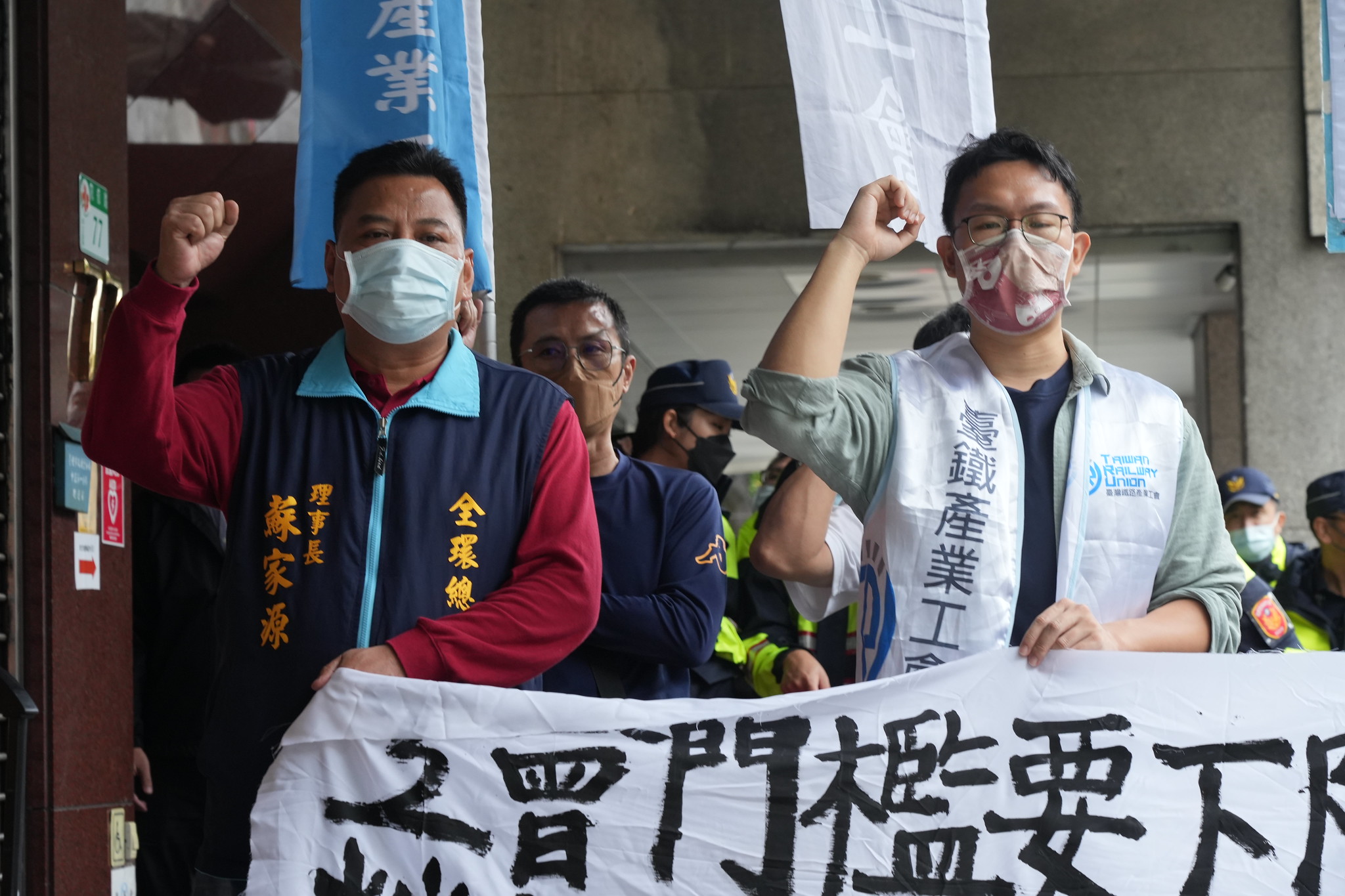 工鬥今呼籲調降企業工會組織門檻至 10 人、延長打壓工會裁決申請期限至 1 年。（攝影：王顥中）