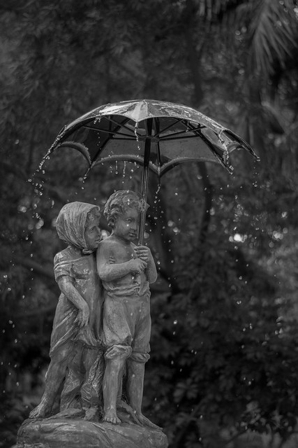 'Les enfants au parapluie'