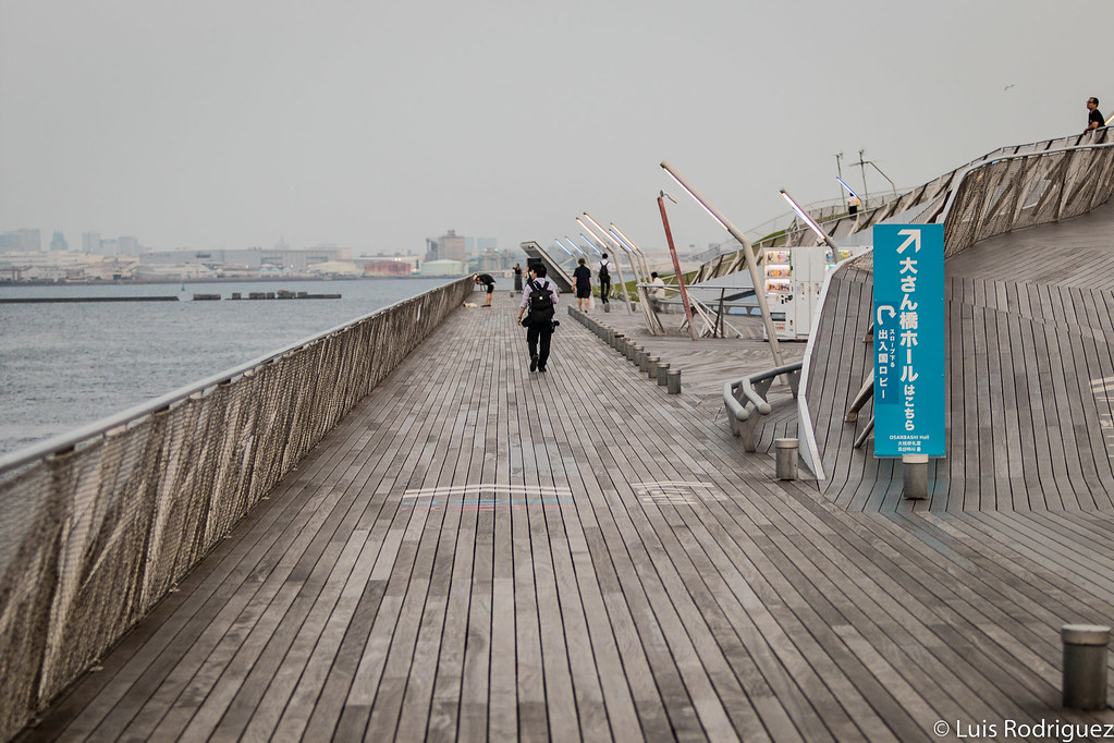 El moderno muelle Osanbashi. La foto del comienzo del art&iacute;culo est&aacute; hecha desde aqu&iacute;