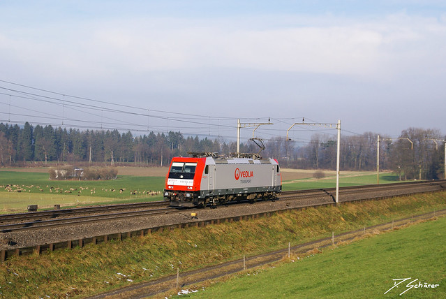 E 484 902 / Rotkreuz