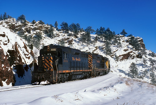riogrande denverriograndewestern drgw snow locomotive emd gp30 3006 train westlocal local railroad unionpacific up upmoffattunnelsub plainview plain colorado co