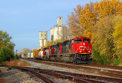 CN 8951 South train A408, Tuscola, Illinois_ | Crossing the … | Flickr