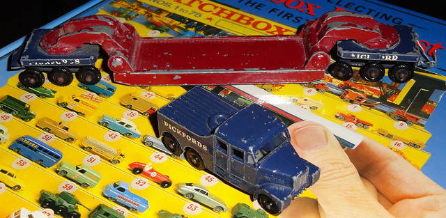Survivor Matchbox Majorpack Pickfords heavy duty tractor and trailer has been well used but likely most of it over 50 years ago