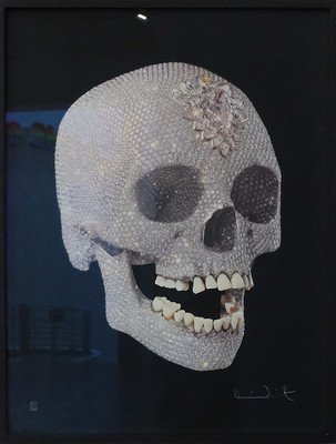 039 Damian Hirst - For the Love of God, The Diamond Skull