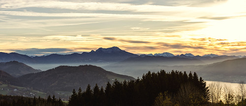 Autumn 2022 by CGR62, Close to Sunset on Nov 12
for full size view zoom inaustria herbst autumn attersee salzkammergut gah