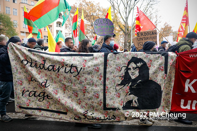 Bundesweite Demonstration: „PKK-Verbot Aufheben – Für eine demokratische Lösung der kurdische Frage!“ - 26.11.2022 - Berlin – __MG_4432