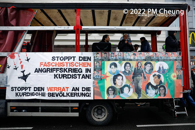 Bundesweite Demonstration: „PKK-Verbot Aufheben – Für eine demokratische Lösung der kurdische Frage!“ - 26.11.2022 - Berlin – __MG_4176