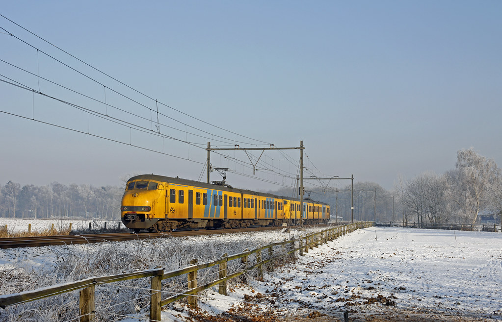 NS 466 + NS 832 as train 13643 (Utrecht Centraal - Breda) … | Flickr