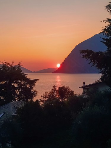 A peek from the mountain by Mario Ottaviani Photography, Xiaomi Redmi Note 8Tpeek mountain sunset lake iseo sun lakeiseo iseolake lagodiseo marioottaviani ph