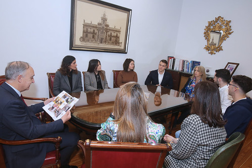 El Rector recibe a la comisión de la 39 edición "Empresario del Año"