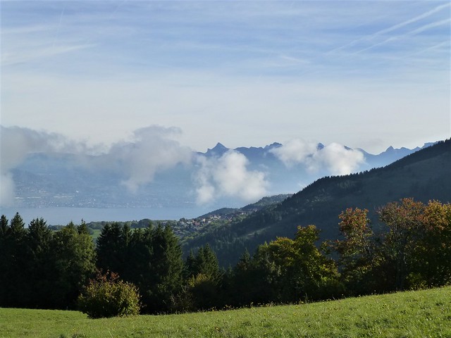 10.04.22.  Le Mont Bénand, Le Lac Léman et La Suisse
