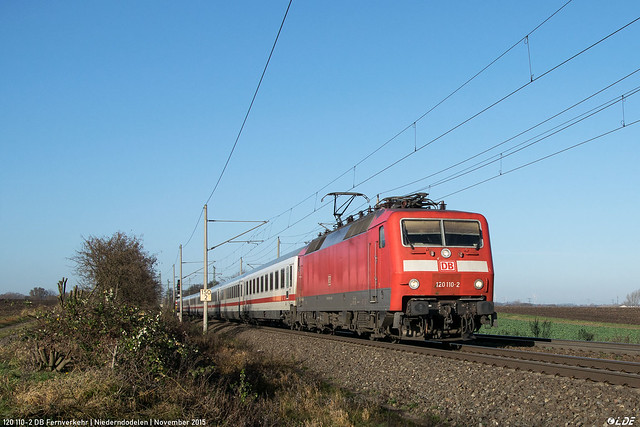 120 110-2 DB Fernverkehr | Niederndodelen | November 2015