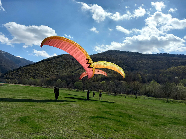 Paragliding Clopotiva school