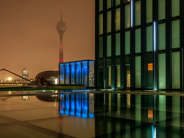 Düsseldorf im Regendunst