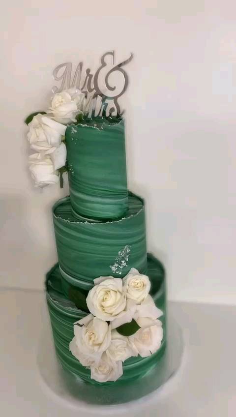 Cake by Yaxberry & Cakes