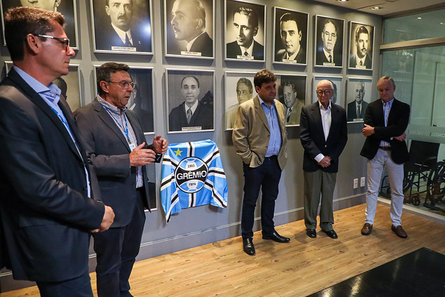 Carlos Biedermann inaugura foto na Galeria dos Ex-Presidentes do Conselho Deliberativo do Grêmio