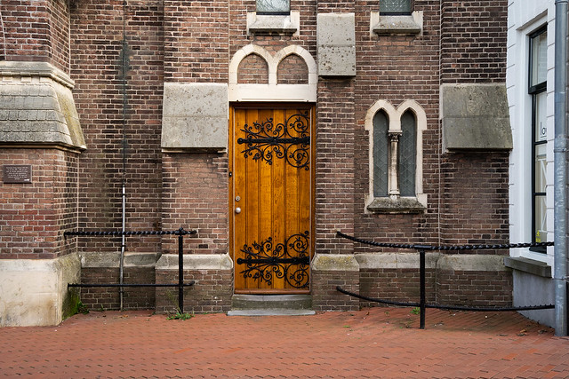Church door (DDD/TDD) (Explored)