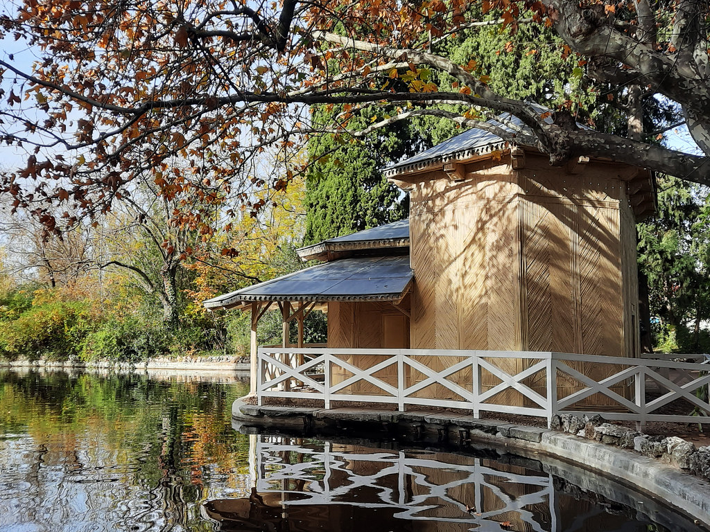 Casa de Cañas o Embarcadero Parque El Capricho jardin historico siglo XVIII Alameda de Osuna Madrid 01