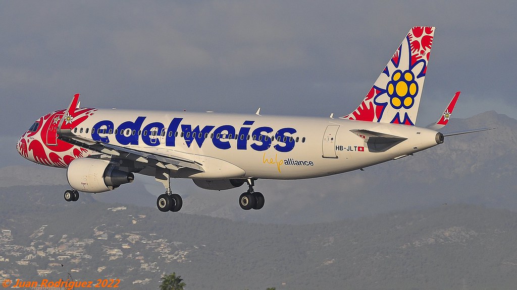 HB-JLT - Edelweiss Air - Airbus A320-214(WL) - PMI/LEPA