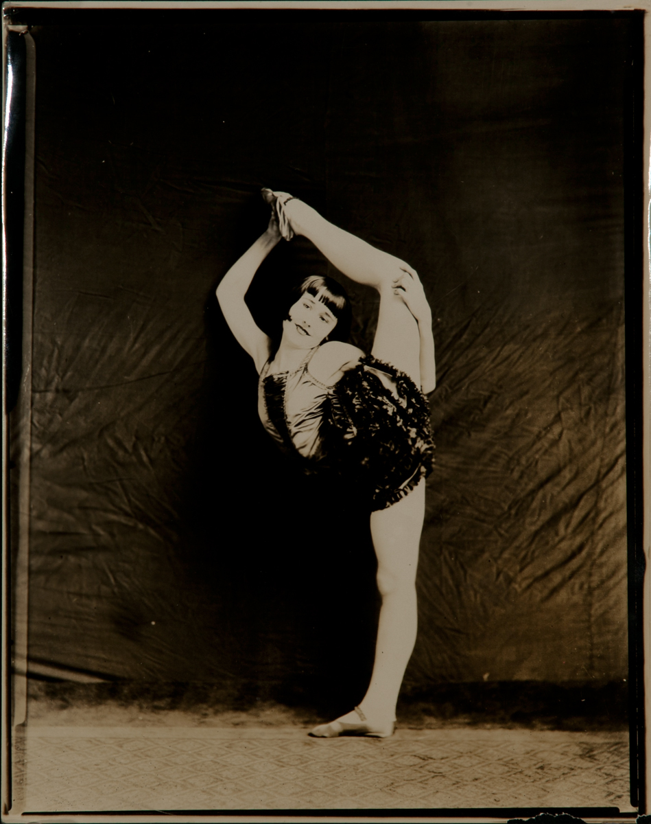 Acrobat dancer, circus performer Vera Christy Original Contact Photo, 1920s. | src David Pollack Vintage Posters