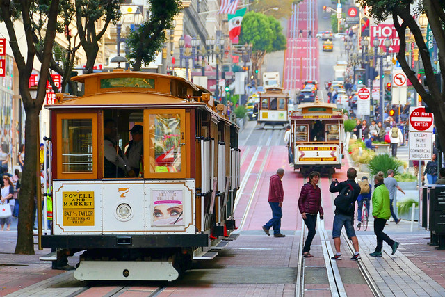 Powell St cable cars.