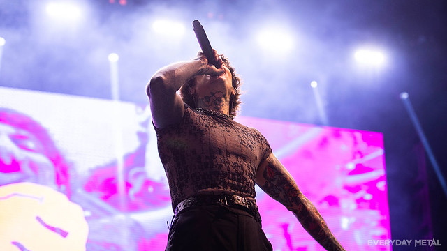 bring-me-the-horizon-good-things-festival-december-2022-everyday-metal-support-local-heavy-metal-18