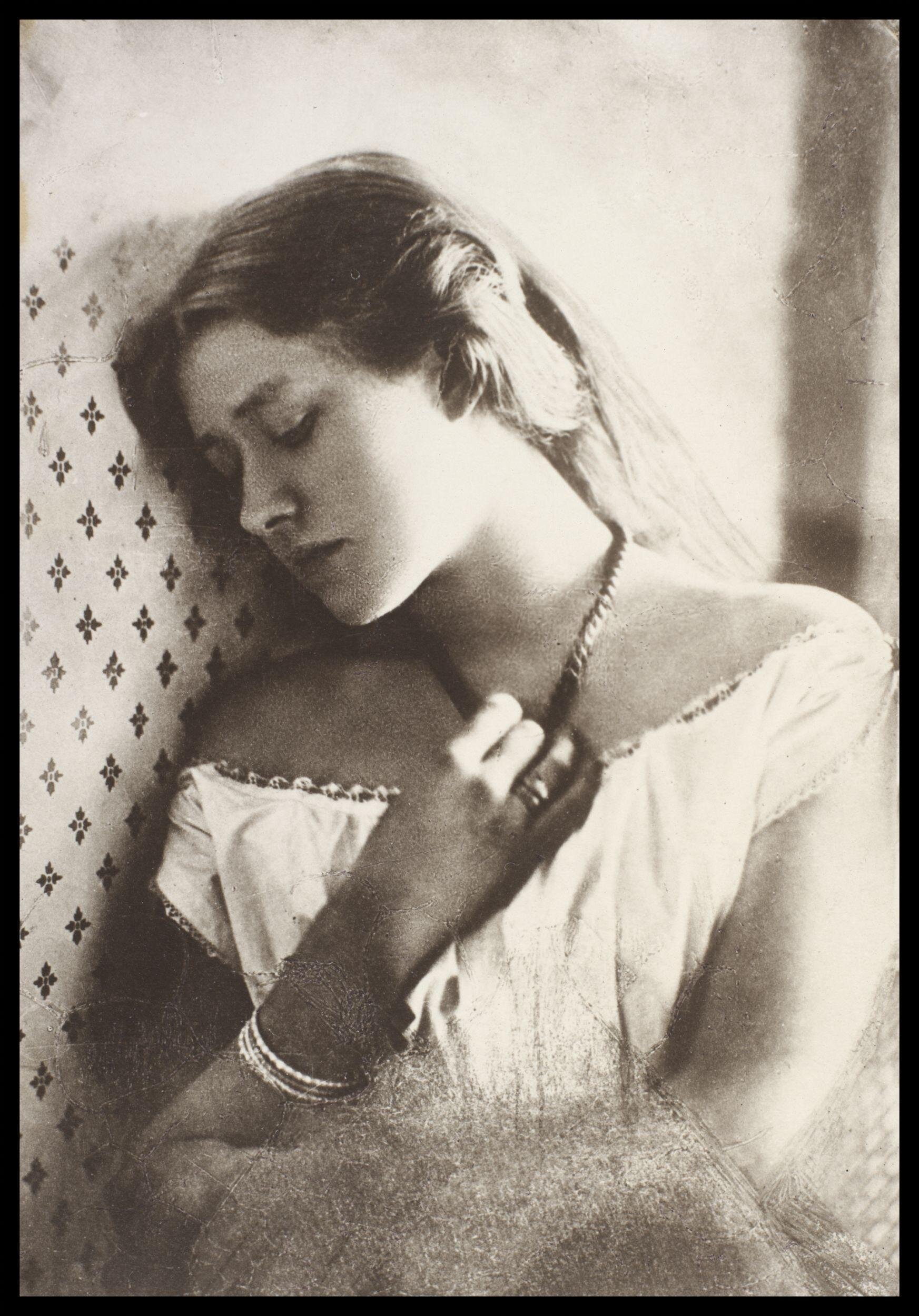 Julia Margaret Cameron :: Actress Ellen Terry,   27th February 1864. |  Guy Little Theatrical Photographs  V&AM