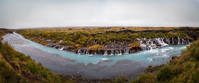 Panoramique de la cascade de Hraunfossar