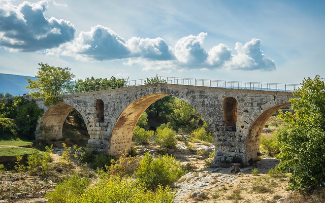 Le Pont Julien - Provence