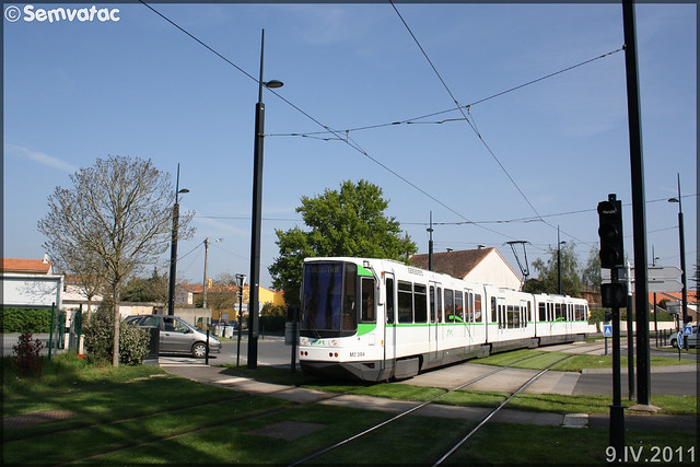 Alsthom TFS (Tramway Français Standard) – Semitan (Société d'Économie MIxte des Transports en commun de l'Agglomération Nantaise) / TAN (Transports de l'Agglomération Nantaise) n°304