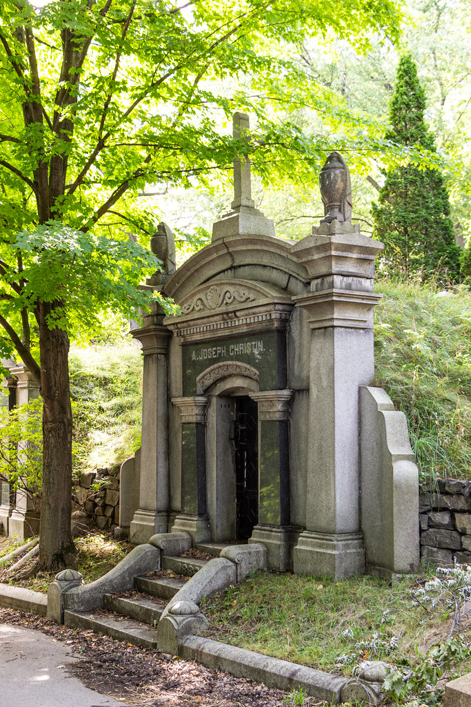 Notre-Dame-des-Neiges Cemetery, Côte-des-Neiges, Montreal, Quebec, Canada